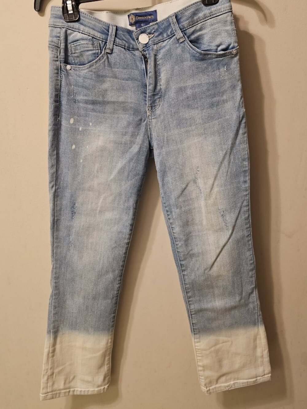 Democracy Ab Solution Dip Dye Cropped Jeans Size 6 Light Wash Distressed